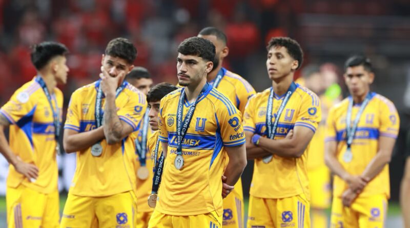 TIGRES VOLVIÓ A QUEDARSE EN LA ORILLA: CUANDO COMPETIR YA NO ES SUFICIENTE PARA UN EQUIPO HECHO PARA GANAR